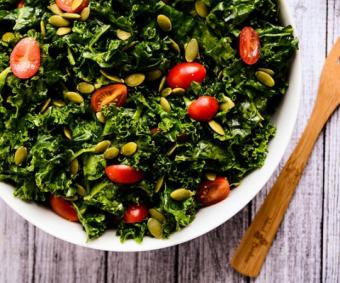 Salate cu Kale si mai putin de 5 ingrediente